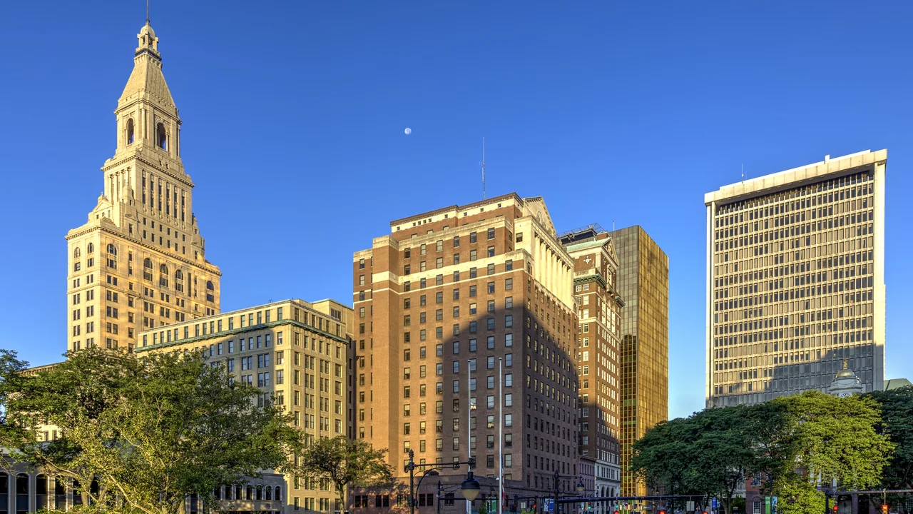 Centro de Hartford con la Travelers Tower (Connecticut)