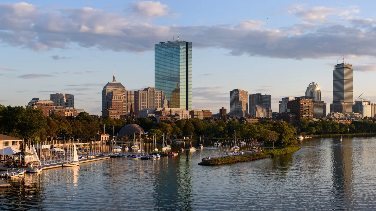 Skyline de Boston desde el puente Longfellow (Massachusetts)